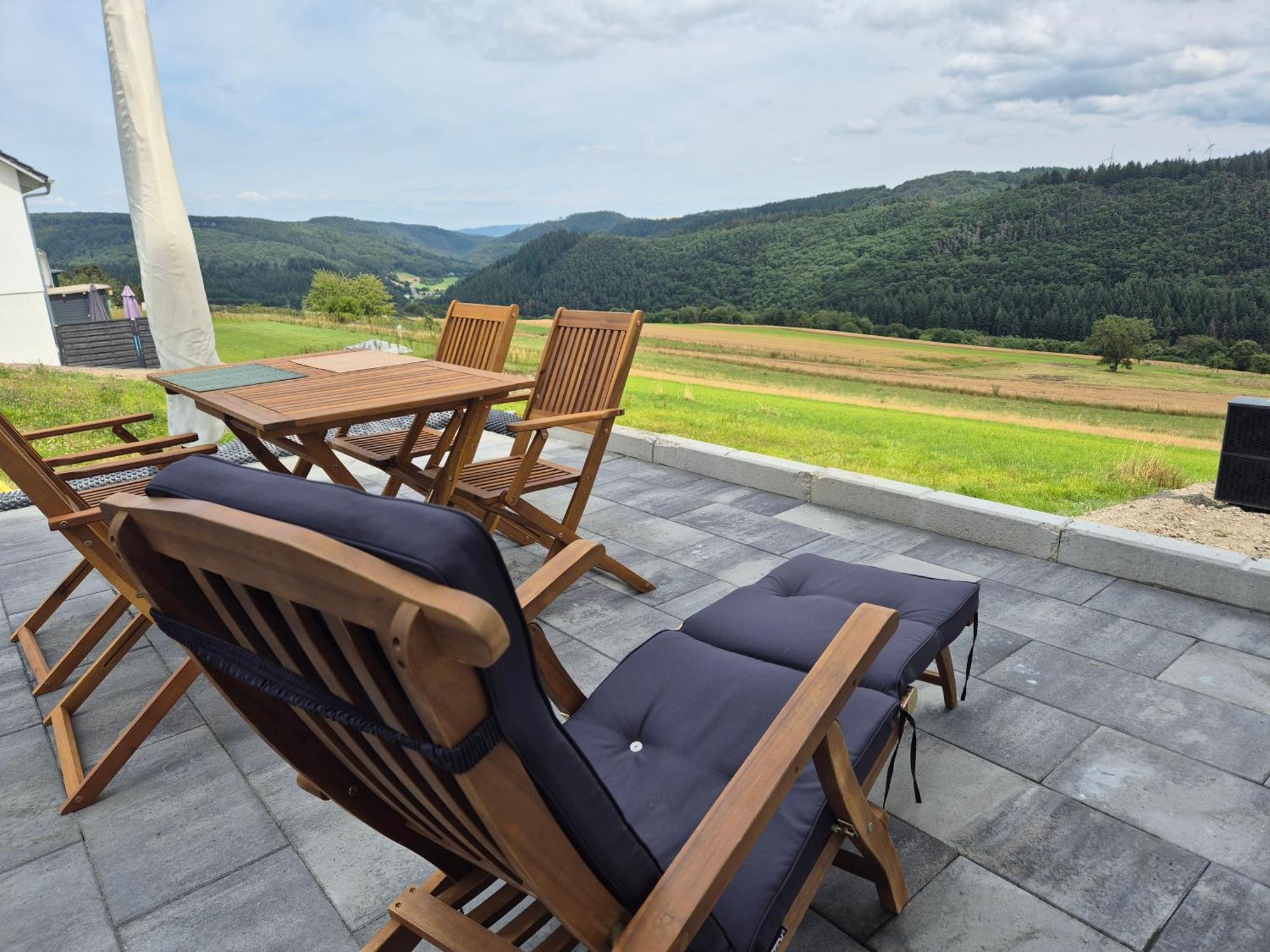 Serenity Vista Retreat Bnb Bescheid Exteriör bild