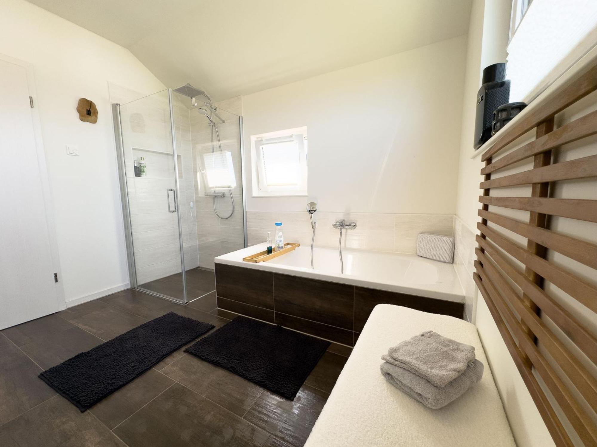 Serenity Vista Retreat Bnb Bescheid Exteriör bild