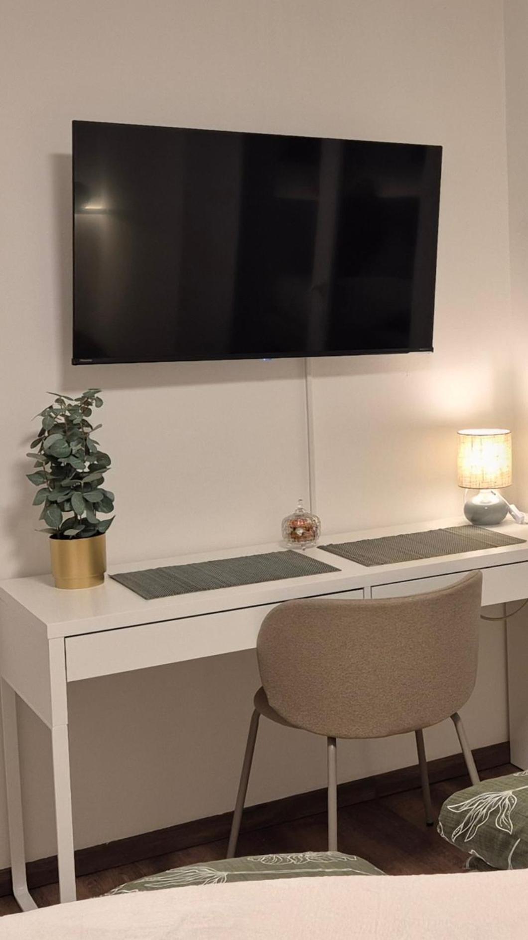 Serenity Vista Retreat Bnb Bescheid Exteriör bild